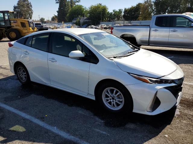JTDKARFPXK3109503 - 2019 TOYOTA PRIUS PRIM WHITE photo 4