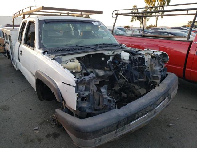 1GBHC29U84E388166 - 2004 CHEVROLET SILVERADO C2500 HEAVY DUTY WHITE photo 4