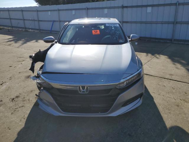 1HGCV1F67JA045644 - 2018 HONDA ACCORD EXL SILVER photo 5