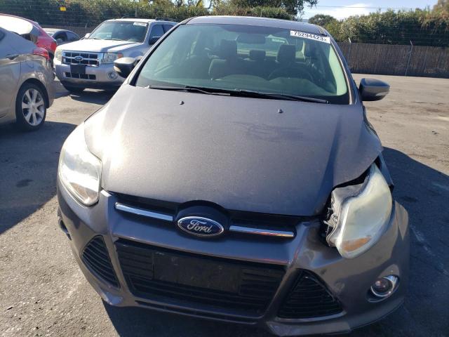 1FAHP3H29CL367235 - 2012 FORD FOCUS SEL GRAY photo 5