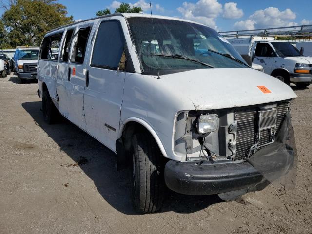 1GAHG39R011231552 - 2001 CHEVROLET EXPRESS G3 WHITE photo 4