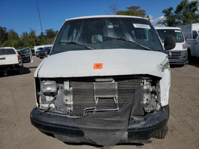 1GAHG39R011231552 - 2001 CHEVROLET EXPRESS G3 WHITE photo 5