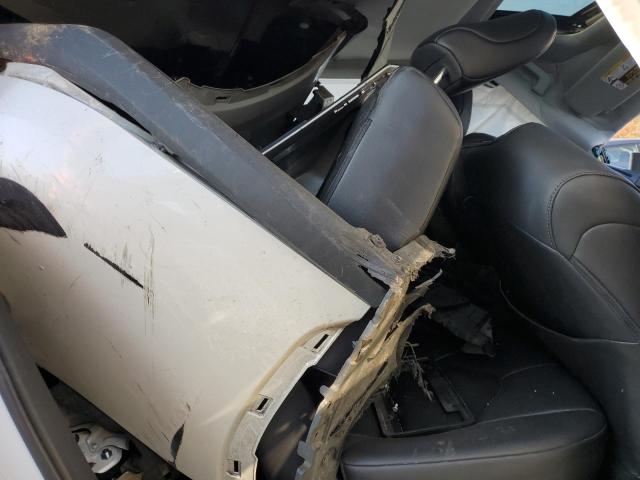 5TDGZRAH1MS517100 - 2021 TOYOTA HIGHLANDER XLE WHITE photo 11