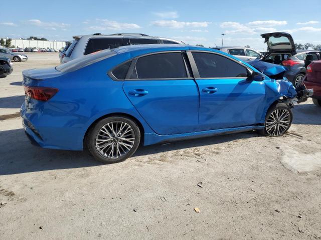 3KPF54AD5NE455624 - 2022 KIA FORTE GT LINE BLUE photo 3