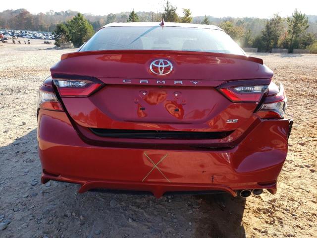 4T1G11AK3PU103381 - 2023 TOYOTA CAMRY SE NIGHT SHADE RED photo 6