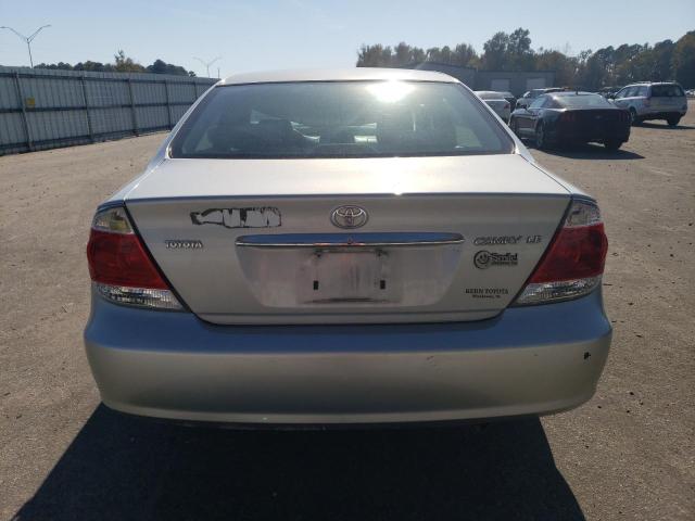 4T1BE32K25U434975 - 2005 TOYOTA CAMRY LE SILVER photo 6