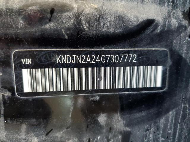 KNDJN2A24G7307772 - 2016 KIA SOUL BLACK photo 12