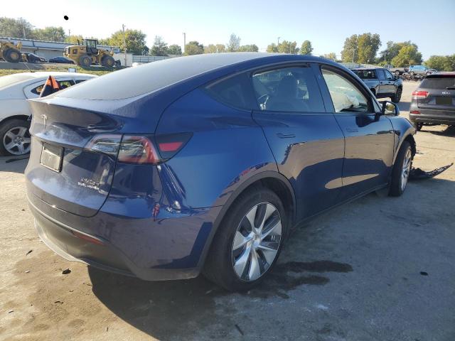 7SAYGAEE0RF022039 - 2024 TESLA MODEL Y BLUE photo 3