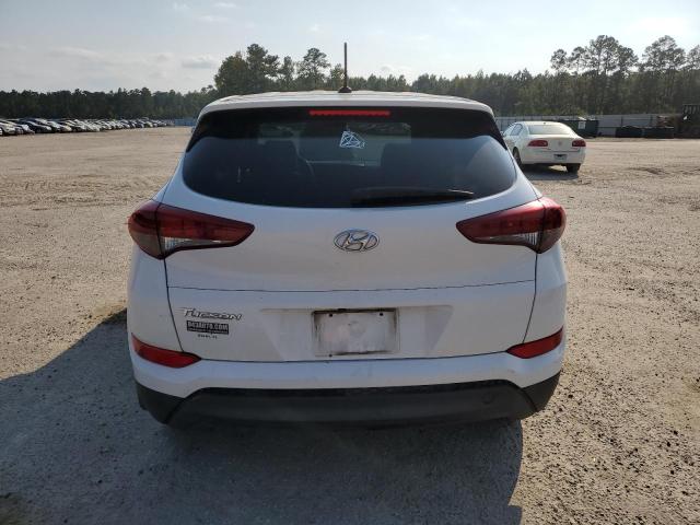 KM8J23A46GU063068 - 2016 HYUNDAI TUCSON SE WHITE photo 6