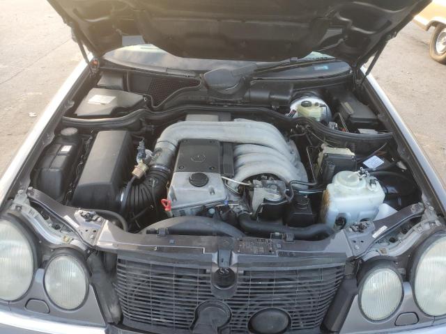 WDBJF20F7TJ017927 - 1996 MERCEDES-BENZ E 300D GRAY photo 11