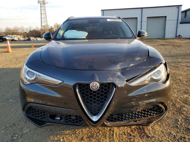 ZASFAKPN3J7B62984 - 2018 ALFA ROMEO STELVIO SPORT Schwarz Foto 5