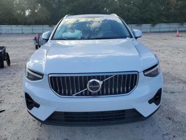 YV4L12UE8R2261497 - 2024 VOLVO XC40 PLUS WHITE photo 5