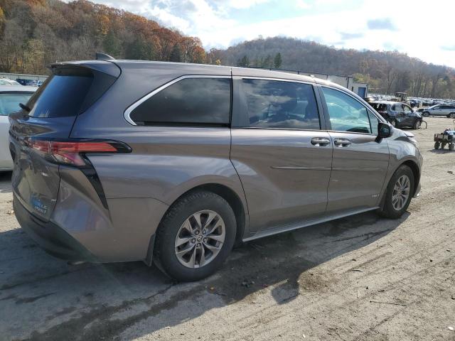 5TDKSKFC8MS011962 - 2021 TOYOTA SIENNA LE GRAY photo 3