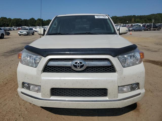 JTEBU5JR2B5049614 - 2011 TOYOTA 4RUNNER SR5 WHITE photo 5