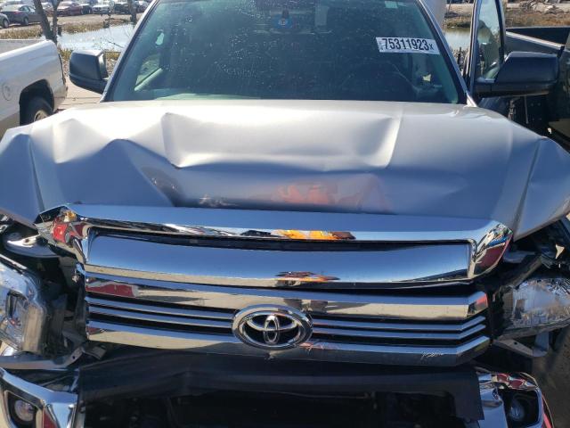 5TFRM5F17GX104544 - 2016 TOYOTA TUNDRA DOUBLE CAB SR/SR5 GRAY photo 11