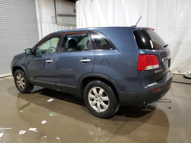 5XYKTCA1XBG072913 - 2011 KIA SORENTO BASE BLUE photo 2