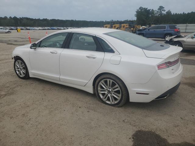 3LN6L2JKXGR631793 - 2016 LINCOLN MKZ WHITE photo 2