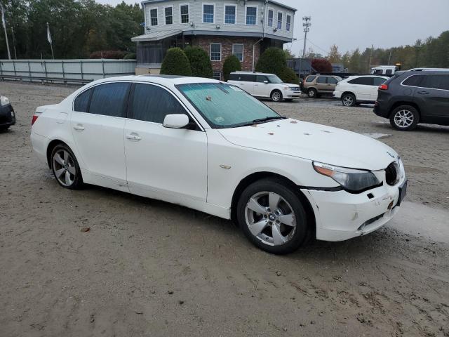 WBANF73547CU21391 - 2007 BMW 530 XI Biały zdjęcie 4