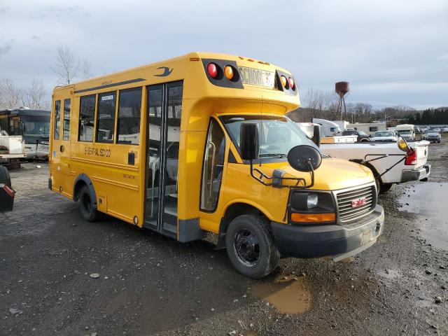 1GD675BG7B1169583 - 2011 GMC SAVANA CUTAWAY G4500 YELLOW photo 1