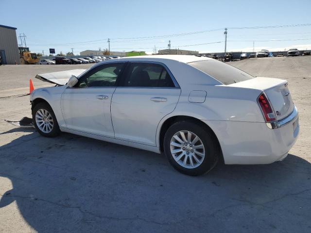 2C3CCAAG2DH735610 - 2013 CHRYSLER 300 WHITE photo 2