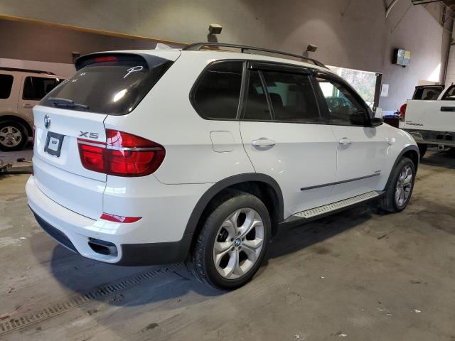 5UXZV8C56D0C16621 - 2013 BMW X5 XDRIVE50I WHITE photo 3