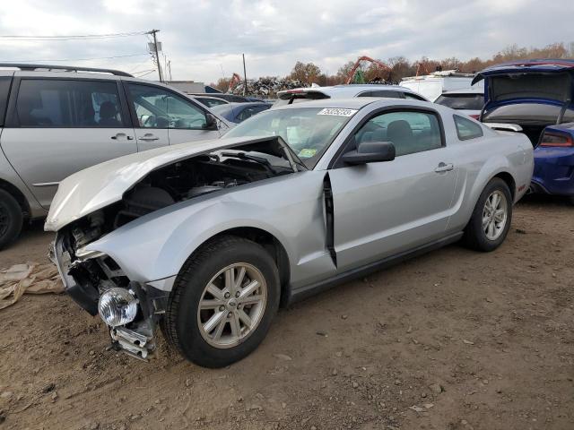 1ZVFT80N865244693 - 2006 FORD MUSTANG SILVER photo 1