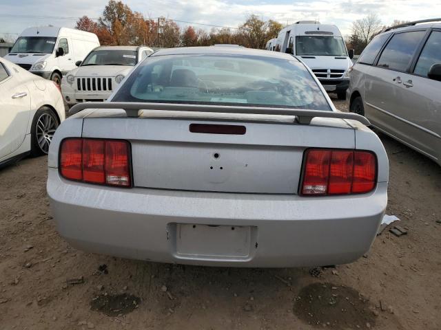 1ZVFT80N865244693 - 2006 FORD MUSTANG SILVER photo 6
