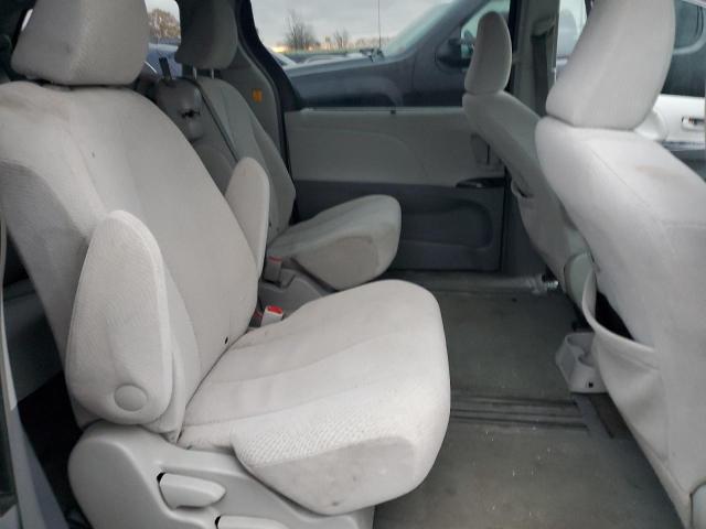 5TDKK3DCXCS197690 - 2012 TOYOTA SIENNA LE SILVER photo 11