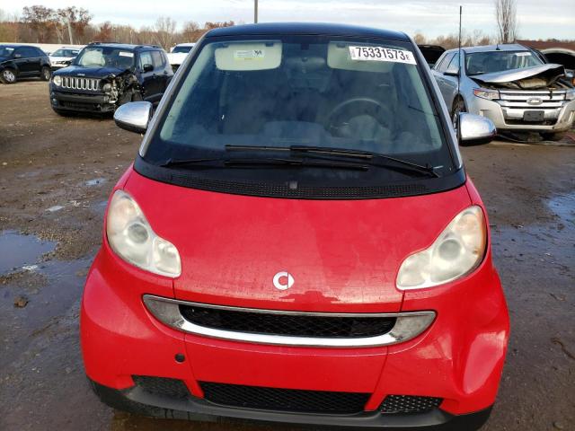 WMEEJ3BAXBK420612 - 2011 SMART FORTWO PURE TWO TONE photo 5