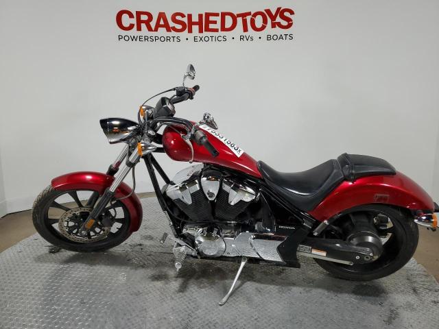 JH2SC61N8FK300094 - 2015 HONDA VT1300 CX RED photo 3