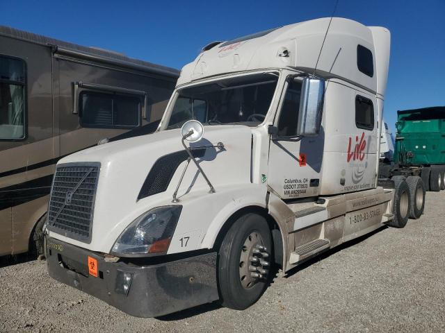 4V4NC9TJ5AN290444 - 2010 VOLVO VN VNL WHITE photo 2