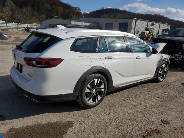 W04GV8SX7J1117492 - 2018 BUICK REGAL TOUR ESSENCE WHITE photo 3