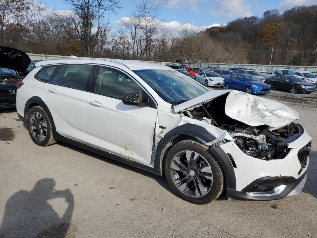 W04GV8SX7J1117492 - 2018 BUICK REGAL TOUR ESSENCE WHITE photo 4