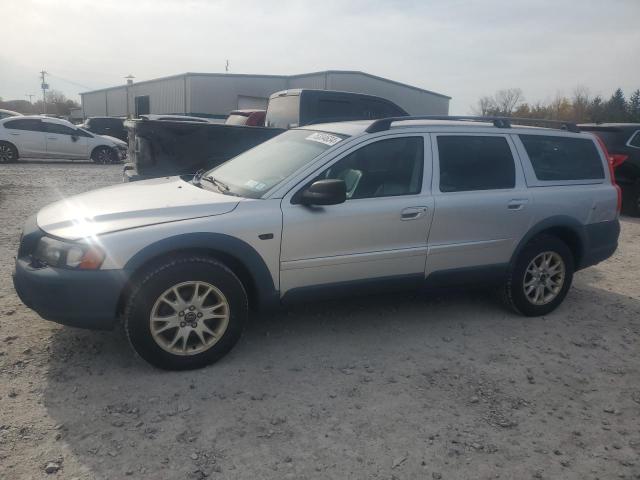 2004 VOLVO XC70, 