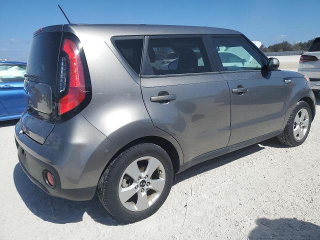 KNDJN2A21J7572737 - 2018 KIA SOUL GRAY photo 3