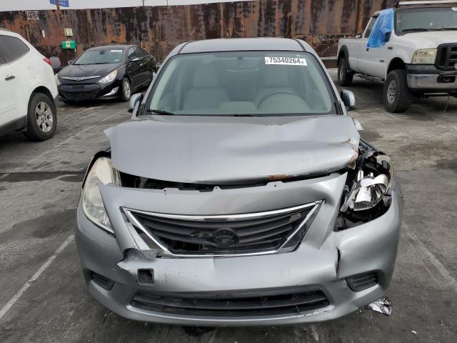 3N1CN7AP0EL824998 - 2014 NISSAN VERSA S GRAY photo 5