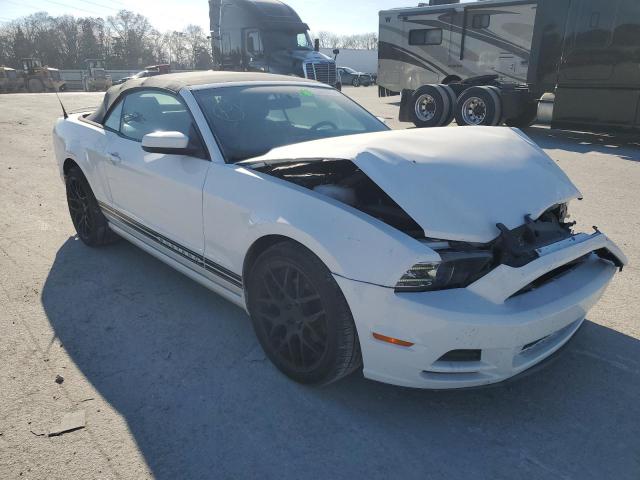 1ZVBP8EM6E5265057 - 2014 FORD MUSTANG WHITE photo 4