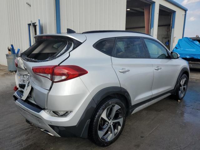 KM8J33A25JU701832 - 2018 HYUNDAI TUCSON VALUE SILVER photo 3