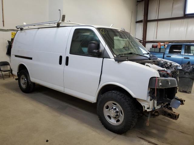 1GCWGAFP8J1178296 - 2018 CHEVROLET EXPRESS G2 WHITE photo 4