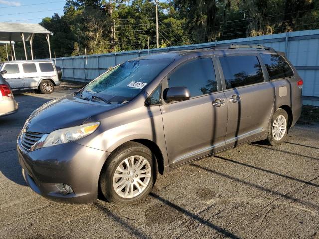 2013 TOYOTA SIENNA XLE, 