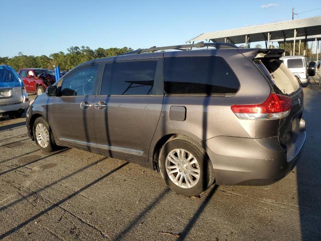 5TDYK3DC1DS332194 - 2013 TOYOTA SIENNA XLE GRAY photo 2