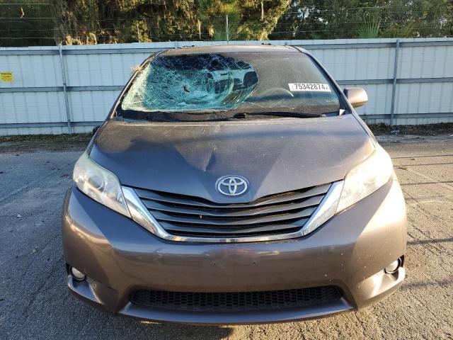 5TDYK3DC1DS332194 - 2013 TOYOTA SIENNA XLE GRAY photo 5