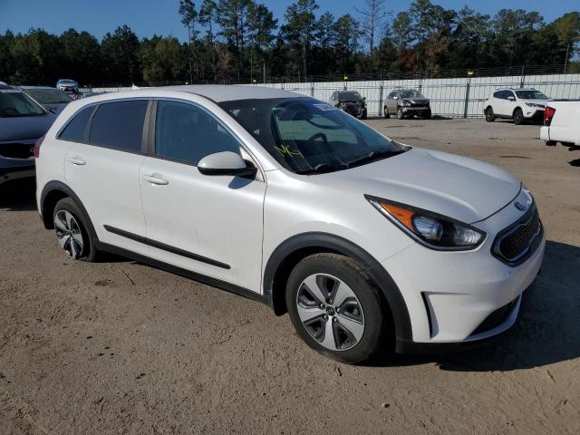 KNDCB3LC5H5049420 - 2017 KIA NIRO FE WHITE photo 4