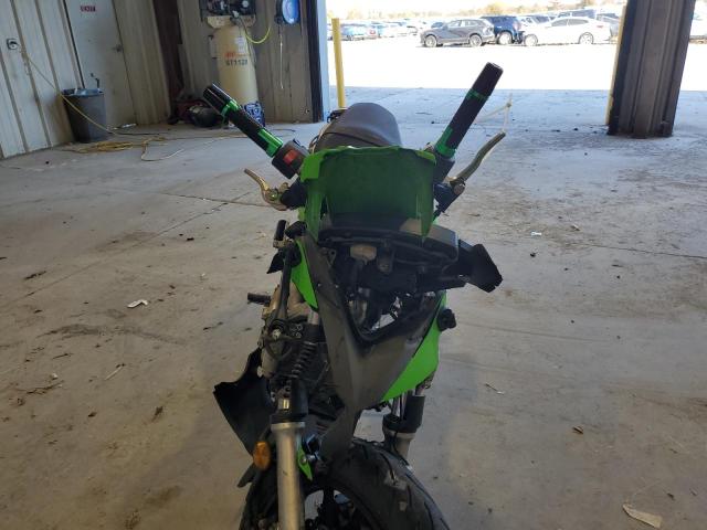 JKAEXEC139DA41521 - 2009 KAWASAKI EX650 C GREEN photo 9