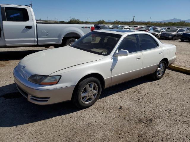 JT8BF12G7T0155316 - 1996 LEXUS ES 300 WHITE photo 1