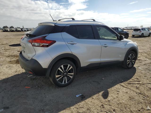 3N1CP5CU3KL541749 - 2019 NISSAN KICKS S SILVER photo 3