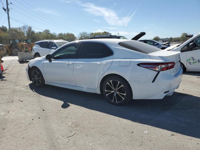 4T1B11HKXJU094556 - 2018 TOYOTA CAMRY L WHITE photo 2