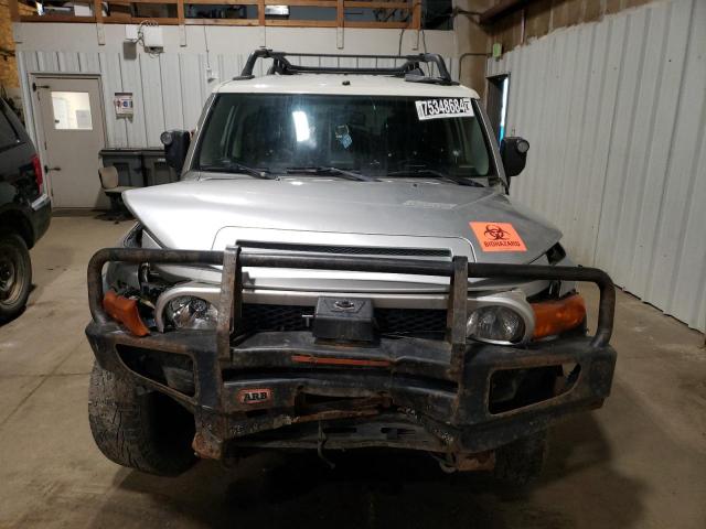 JTEBU11F470016150 - 2007 TOYOTA FJ CRUISER SILVER photo 5