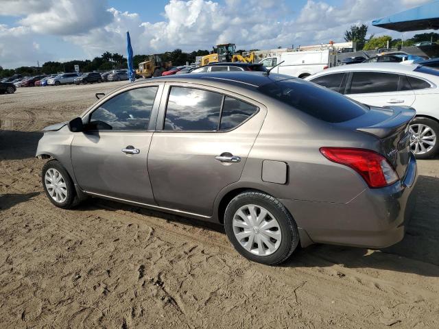 3N1CN7AP2FL832215 - 2015 NISSAN VERSA S GRAY photo 2