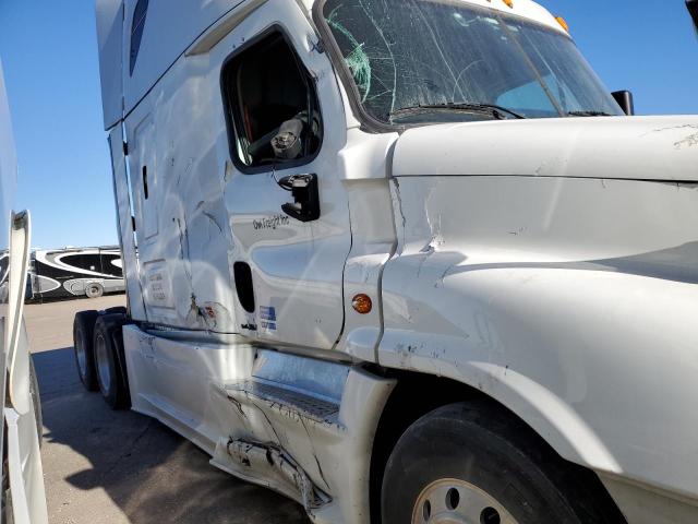 3AKJGLD5XFSGL2678 - 2015 FREIGHTLINER CASCADIA 1 WHITE photo 9